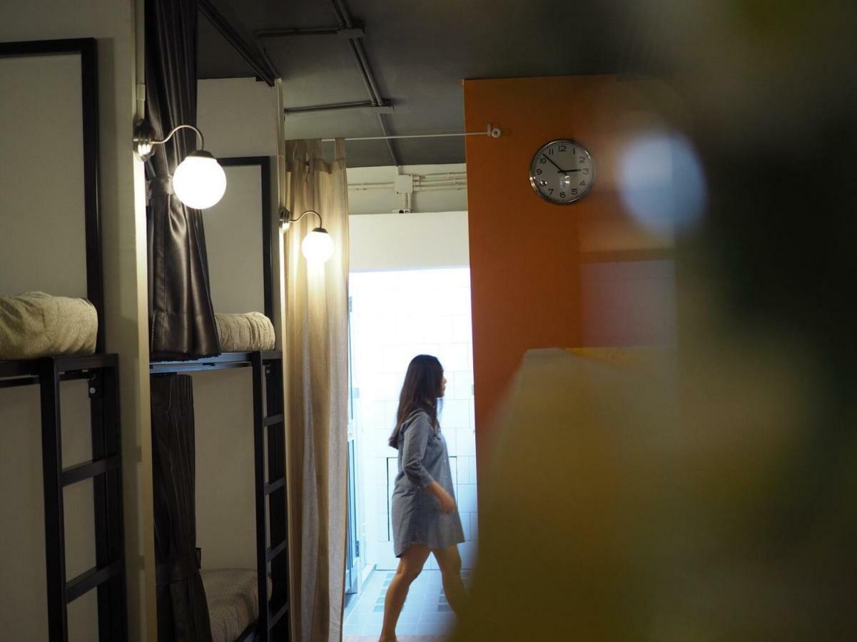 Bangkok Sanookdee Hostel (Adults Only) Екстериор снимка